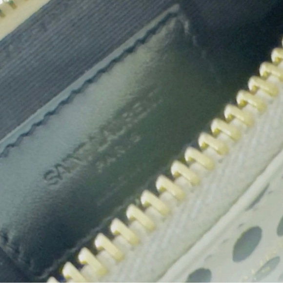 Yves Saint Laurent polka dots wallet - Picture 3 of 7